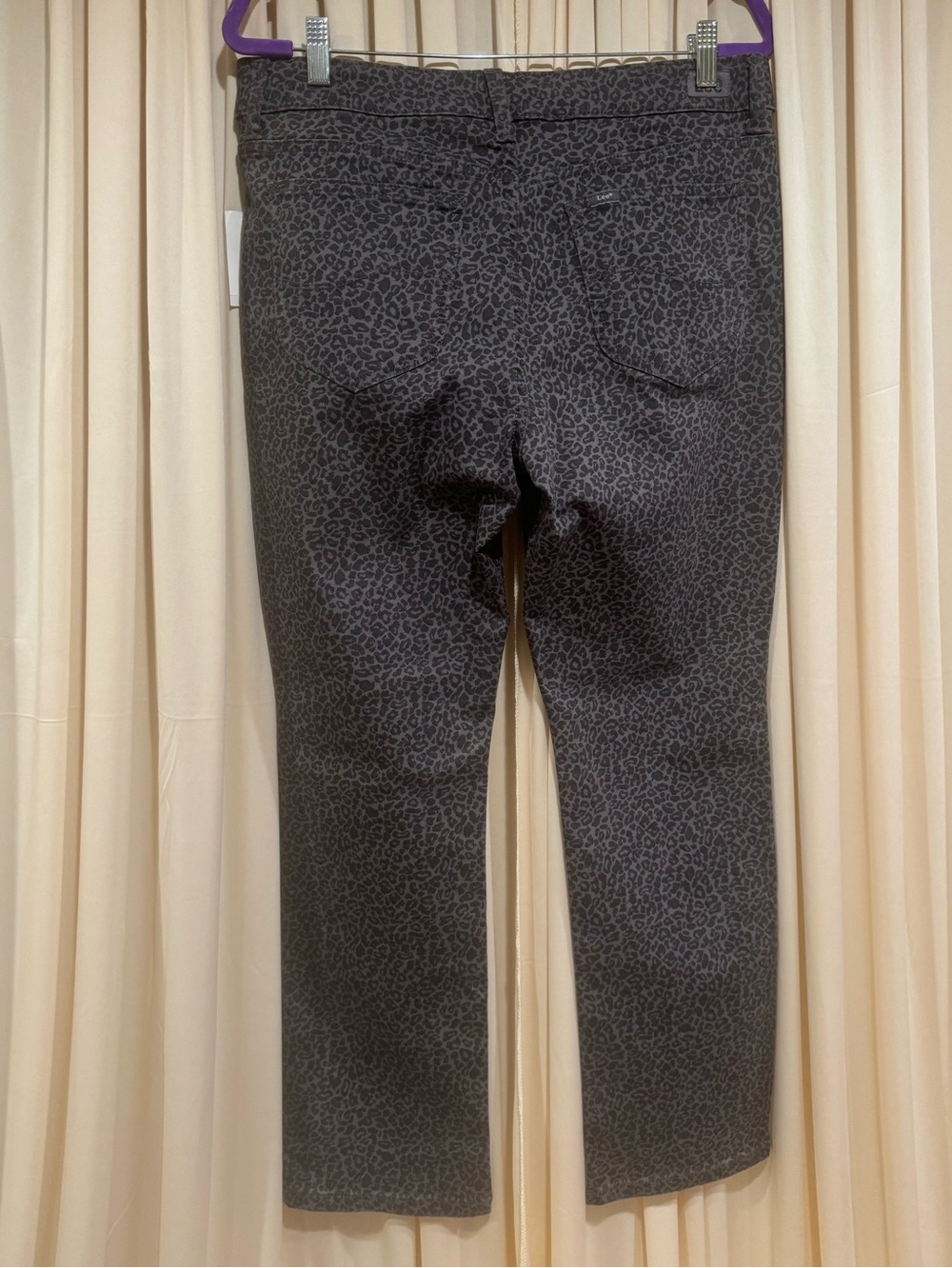 Lee Women’s Cheetah Print Jeans - Picture 2 of 5